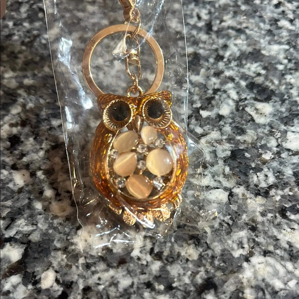 Gold and Cream Fashion Owl Keychain